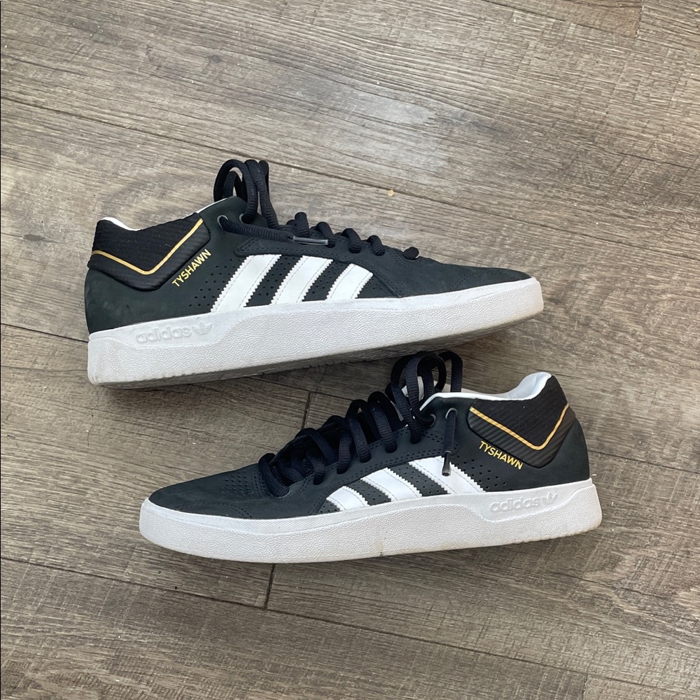 Adidas - Picture 3 of 8